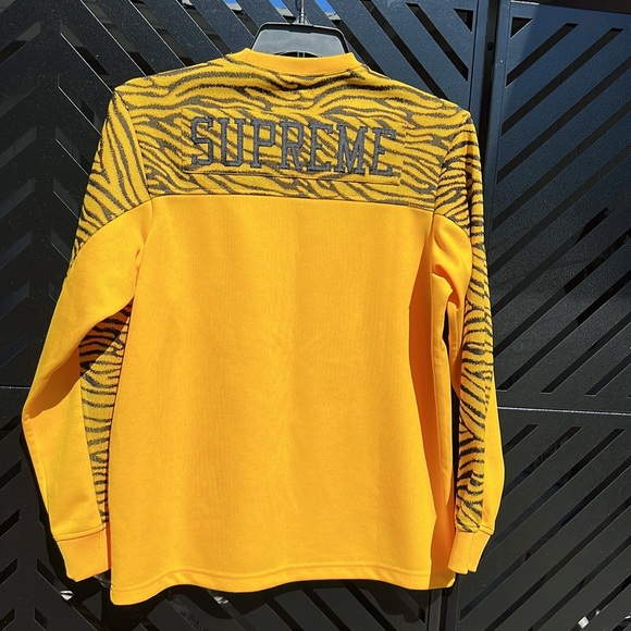 Shirt - Picture 3 of 4